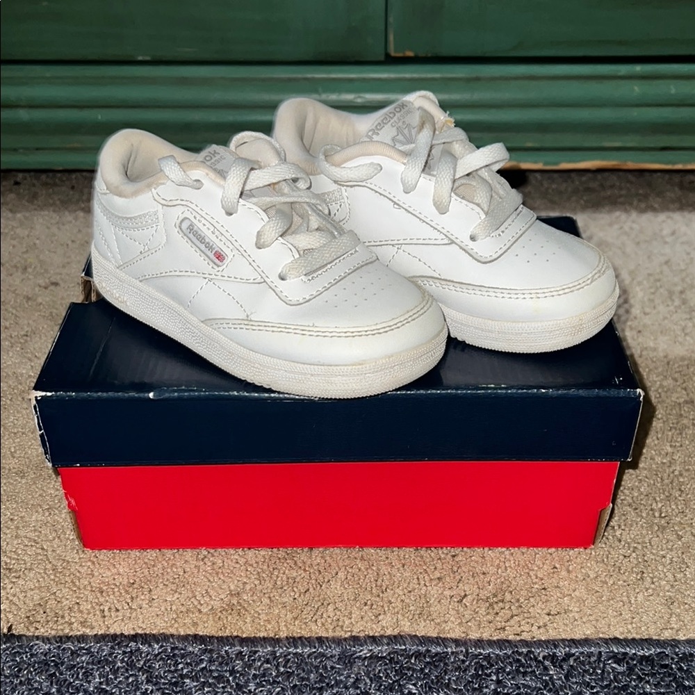 Reebok White Classic Sneakers Timeless Design
